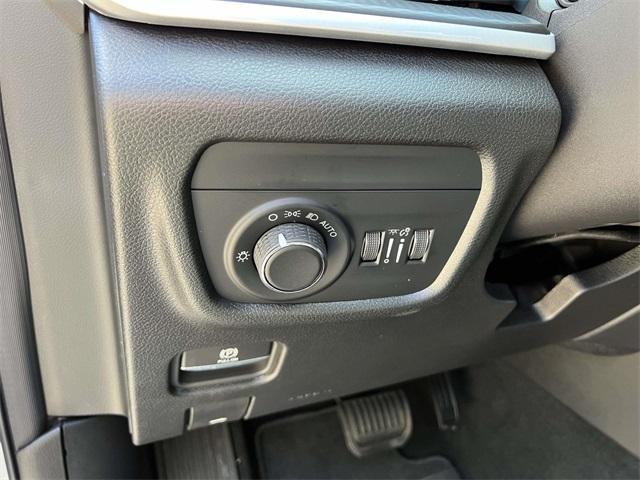 new 2025 Jeep Grand Cherokee car, priced at $41,156