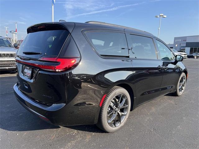new 2025 Chrysler Pacifica car, priced at $47,345