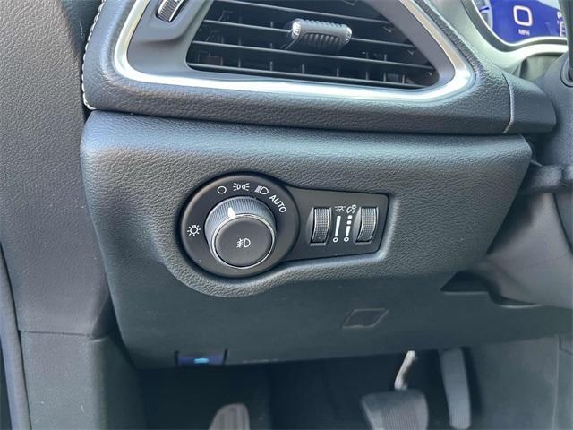 new 2025 Chrysler Pacifica car, priced at $47,345