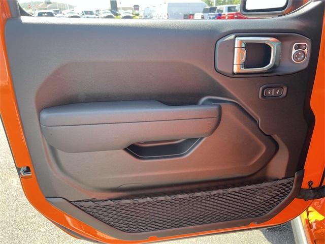 new 2025 Jeep Wrangler 4xe car