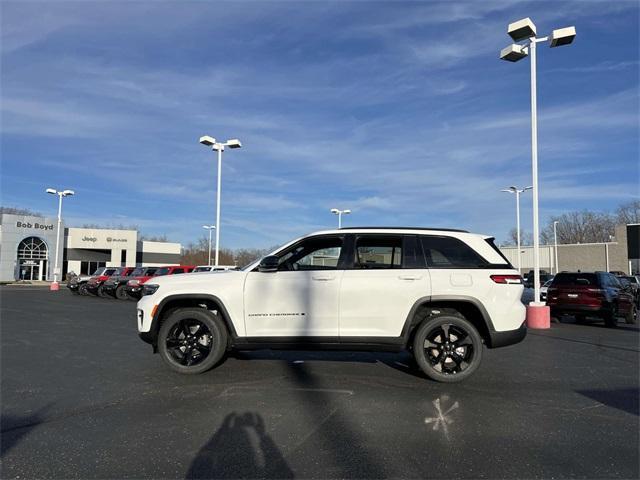 new 2025 Jeep Grand Cherokee car, priced at $45,080