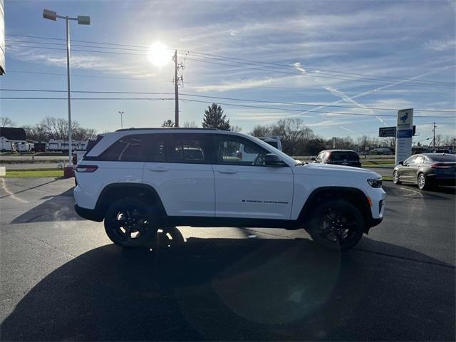 new 2025 Jeep Grand Cherokee car, priced at $45,080