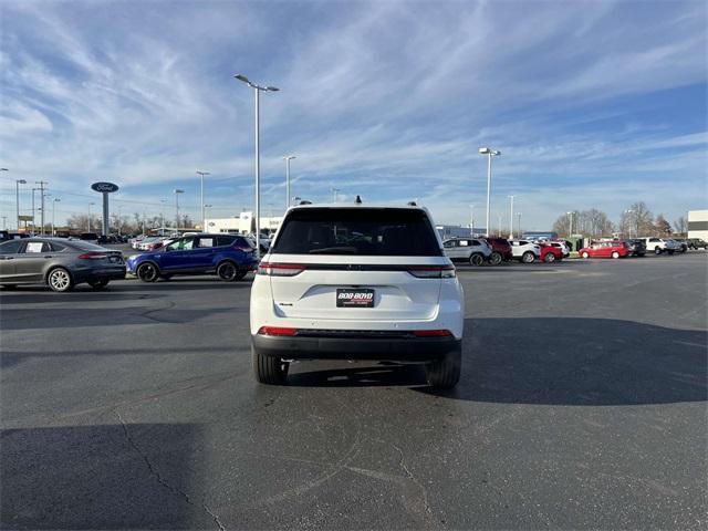 new 2025 Jeep Grand Cherokee car, priced at $45,080