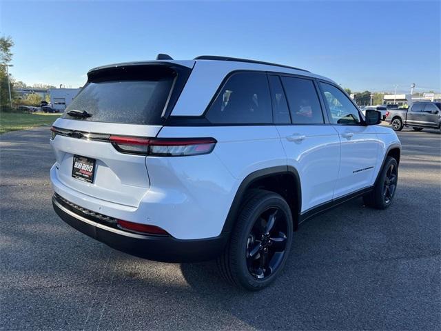 new 2025 Jeep Grand Cherokee car, priced at $44,497