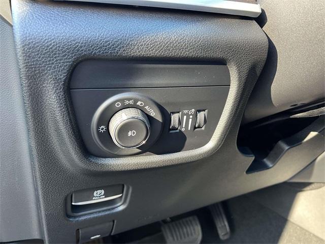 new 2025 Jeep Grand Cherokee car, priced at $49,333