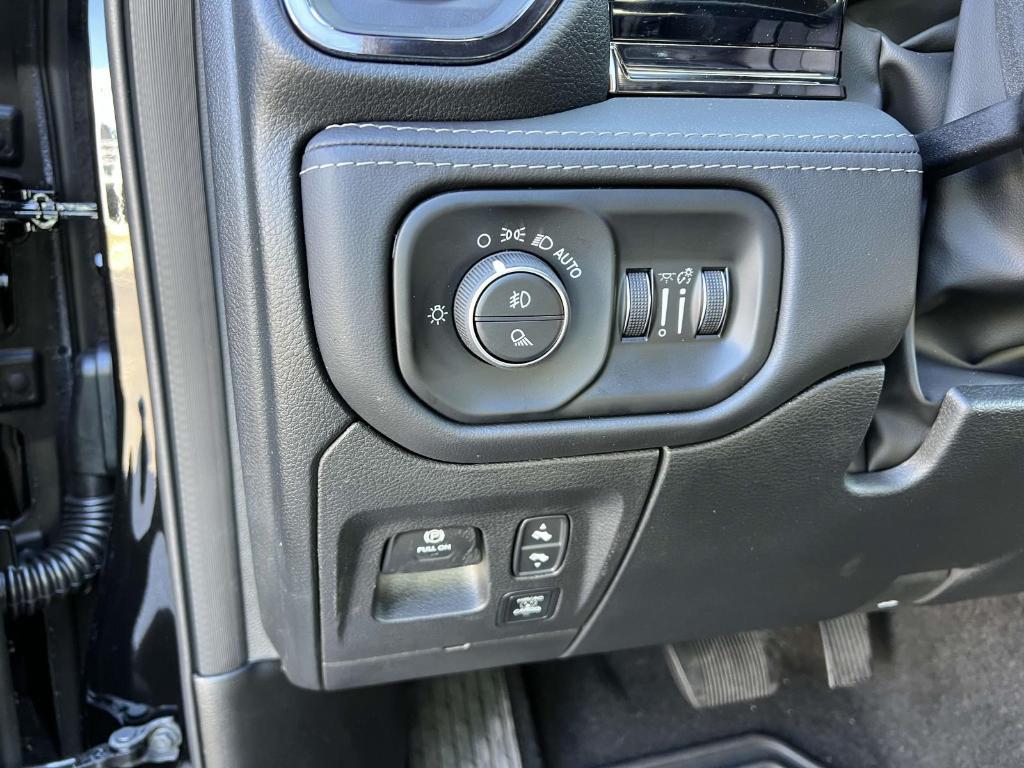new 2025 Ram 1500 car, priced at $69,172
