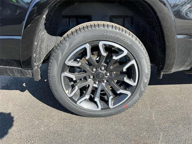 new 2025 Ram 1500 car, priced at $69,172