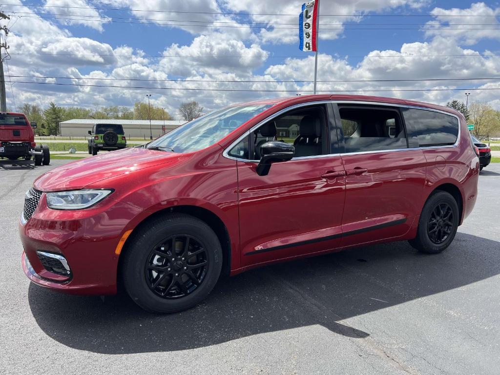 new 2025 Chrysler Pacifica car, priced at $46,419
