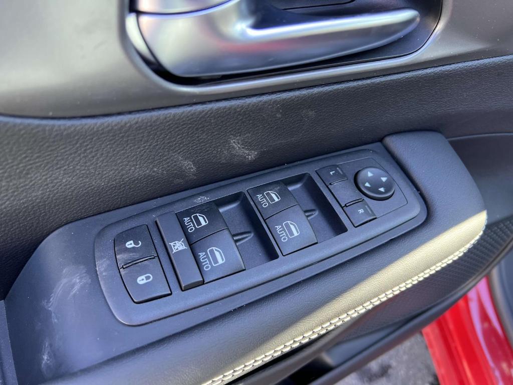 new 2025 Chrysler Pacifica car, priced at $46,419