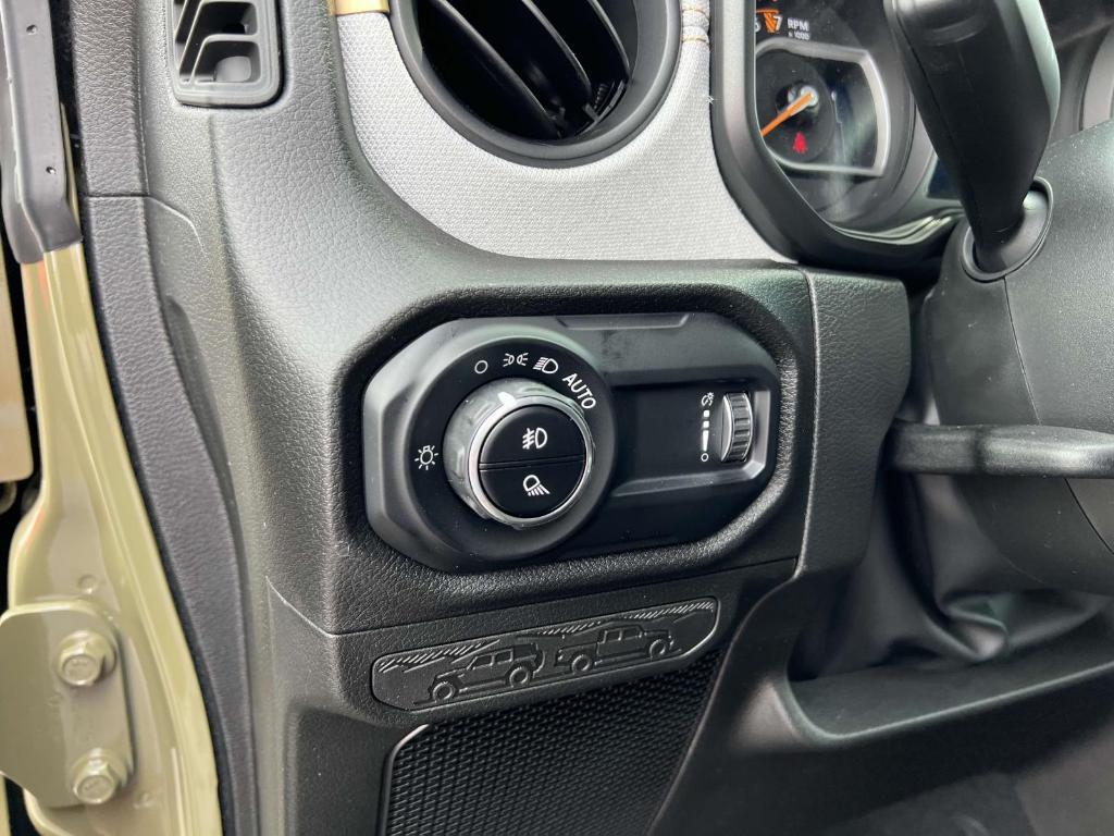 new 2025 Jeep Gladiator car, priced at $47,790