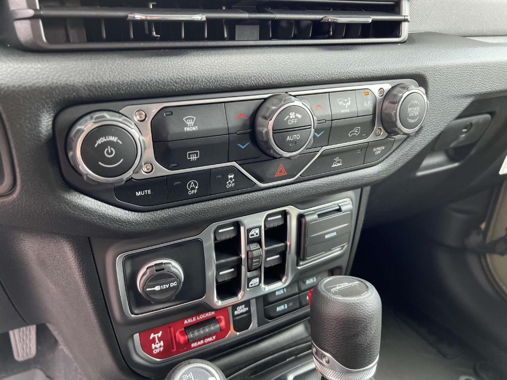 new 2025 Jeep Gladiator car, priced at $47,790