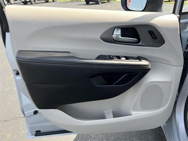 used 2023 Chrysler Pacifica car, priced at $25,900