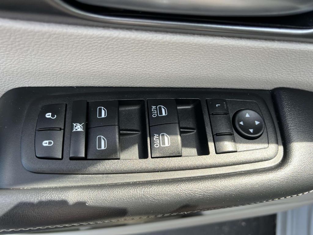 used 2023 Chrysler Pacifica car, priced at $25,595