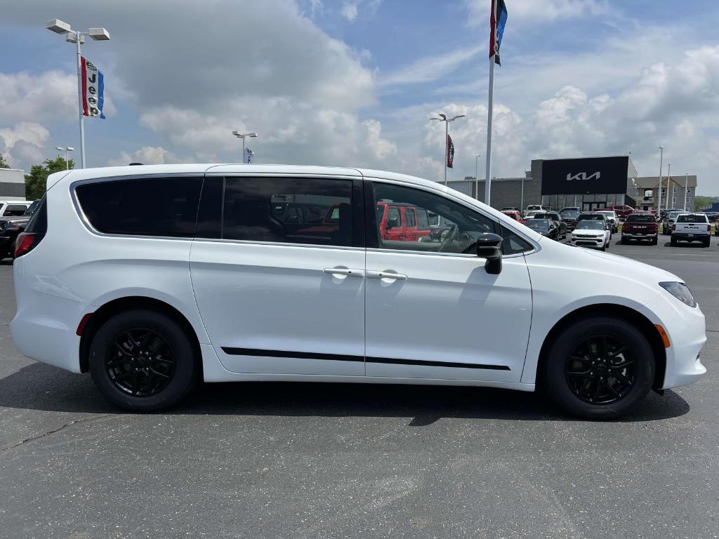 new 2025 Chrysler Voyager car, priced at $38,513