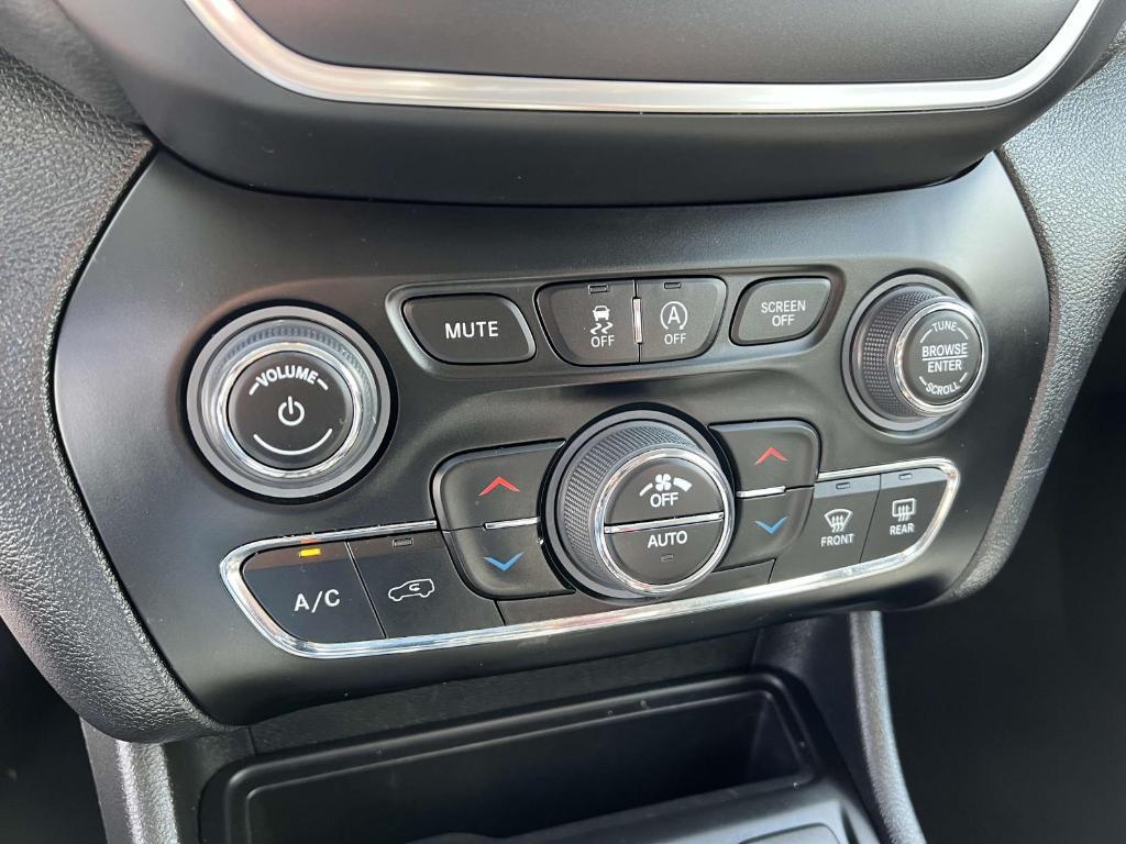 used 2023 Jeep Cherokee car, priced at $22,000