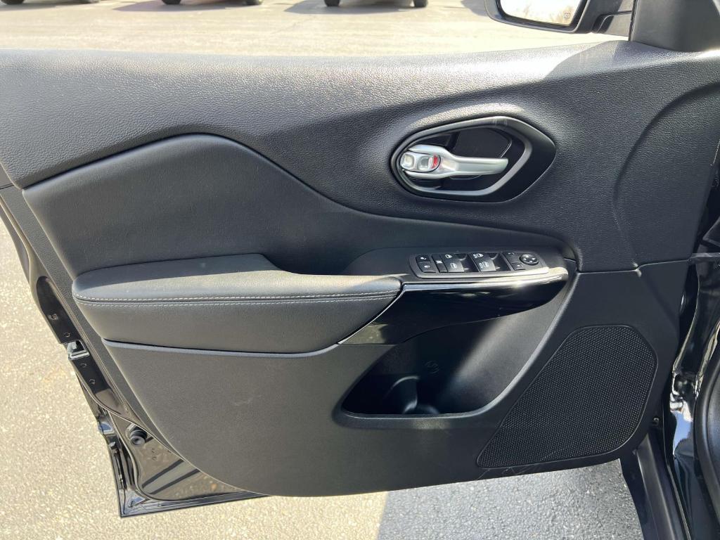 used 2023 Jeep Cherokee car, priced at $22,000