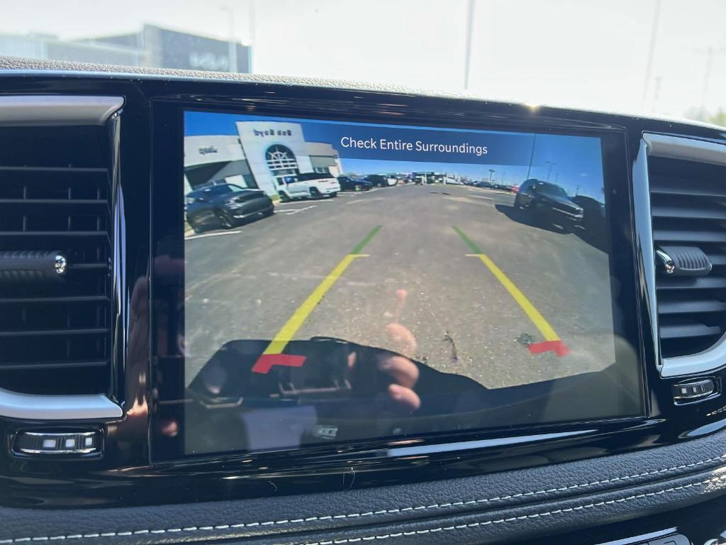 new 2025 Chrysler Pacifica car, priced at $45,857