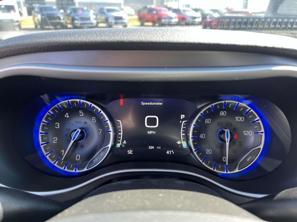 new 2025 Chrysler Pacifica car, priced at $45,857