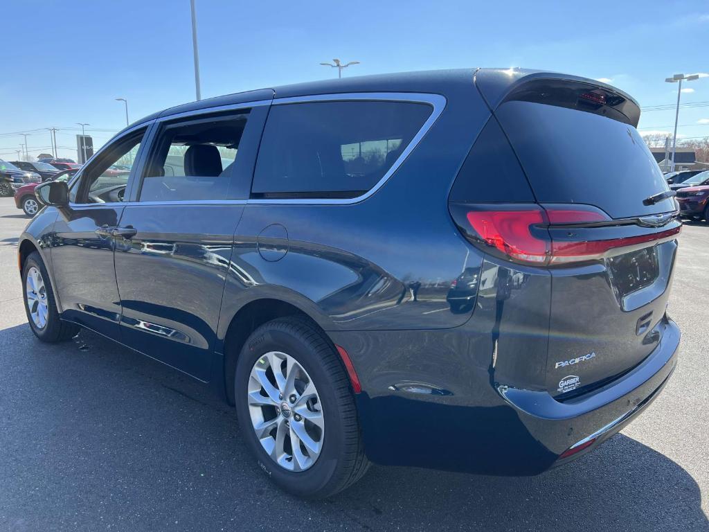 new 2025 Chrysler Pacifica car, priced at $45,857