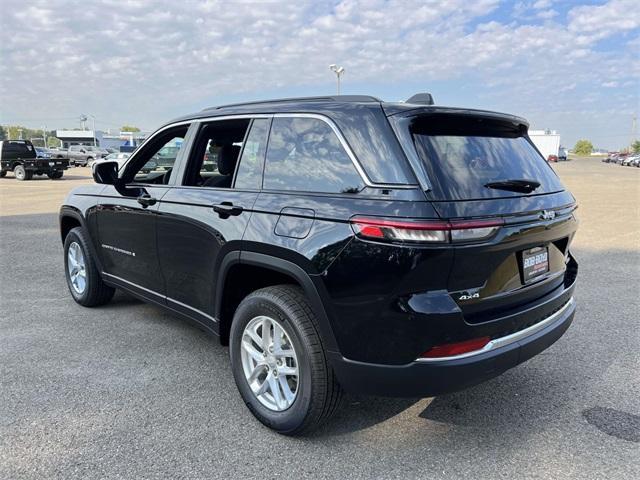 new 2025 Jeep Grand Cherokee car, priced at $41,995
