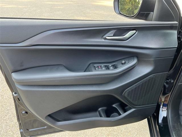 new 2025 Jeep Grand Cherokee car, priced at $41,995