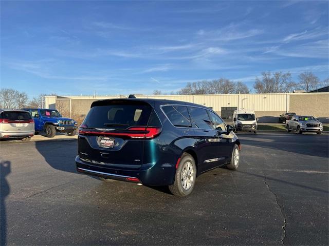 new 2025 Chrysler Pacifica car, priced at $45,915