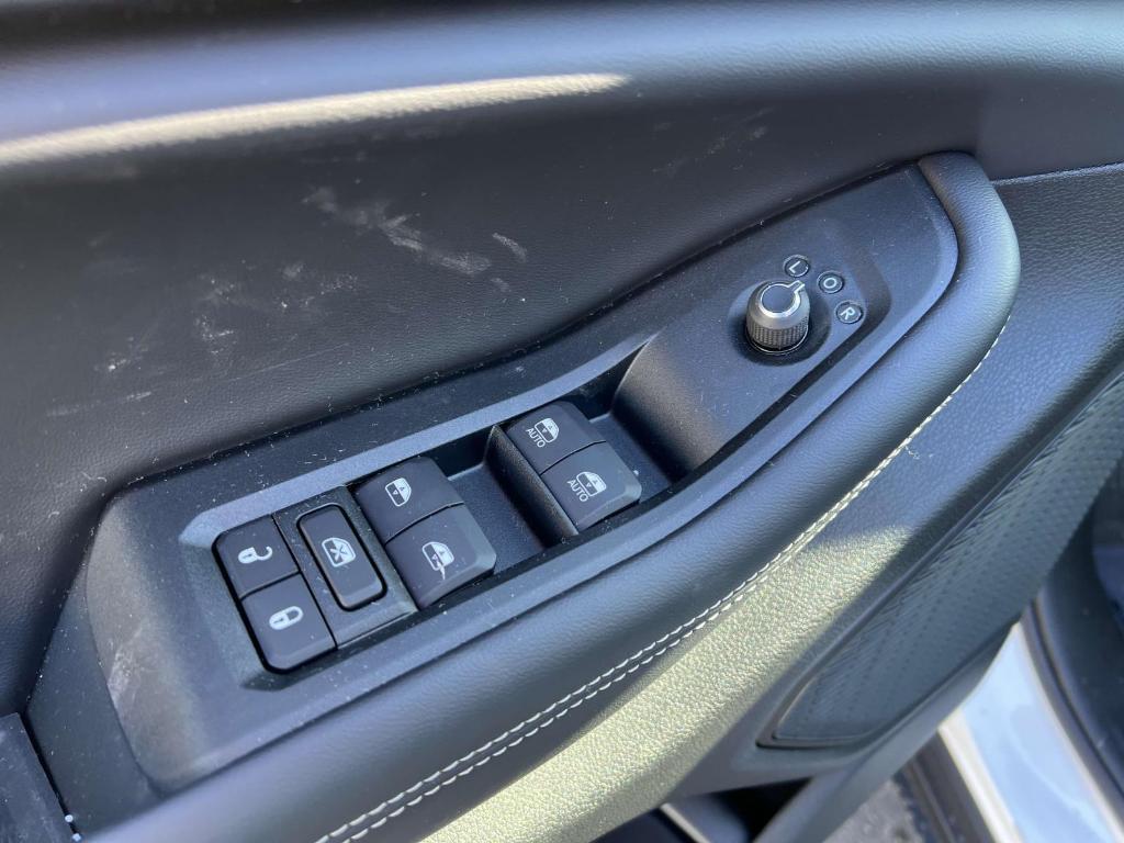 new 2025 Jeep Grand Cherokee car, priced at $40,618