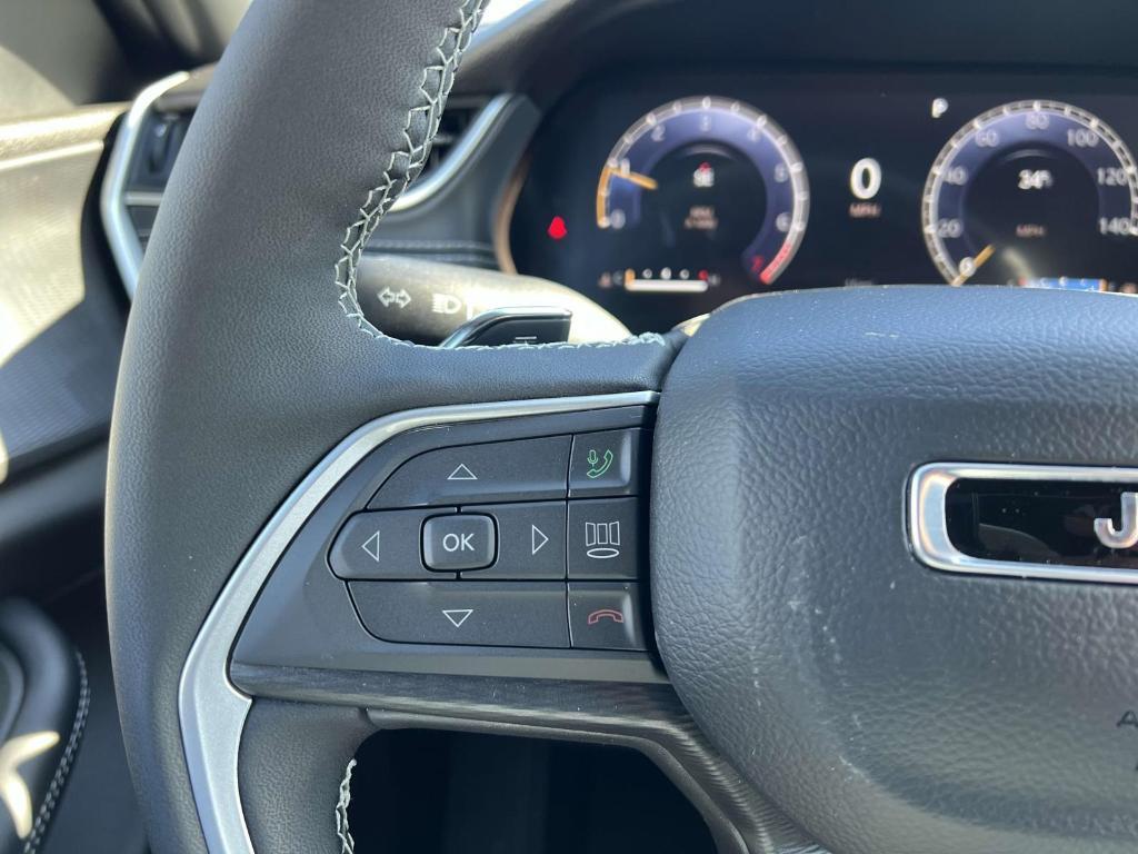 new 2025 Jeep Grand Cherokee car, priced at $40,618