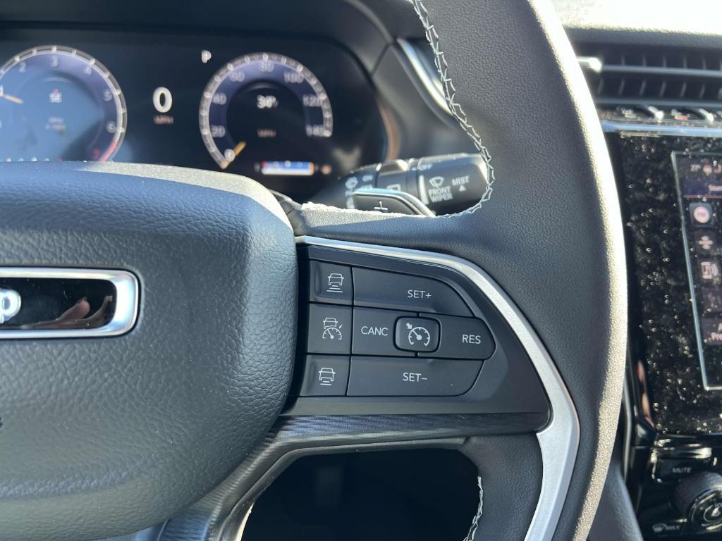 new 2025 Jeep Grand Cherokee car, priced at $40,618