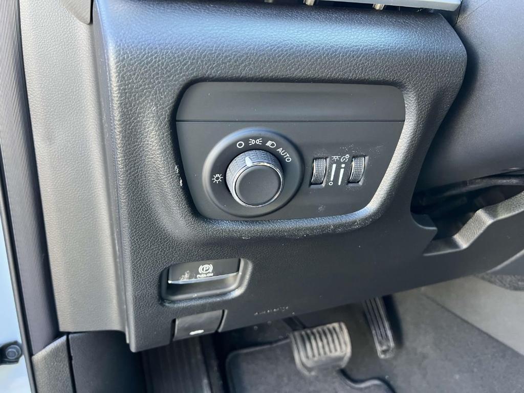 new 2025 Jeep Grand Cherokee car, priced at $40,618