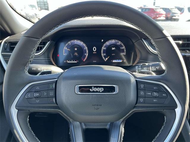 new 2025 Jeep Grand Cherokee car, priced at $40,374