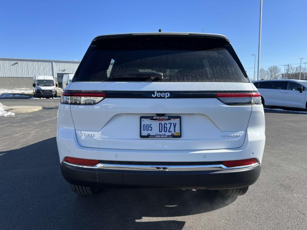 new 2025 Jeep Grand Cherokee car, priced at $40,618