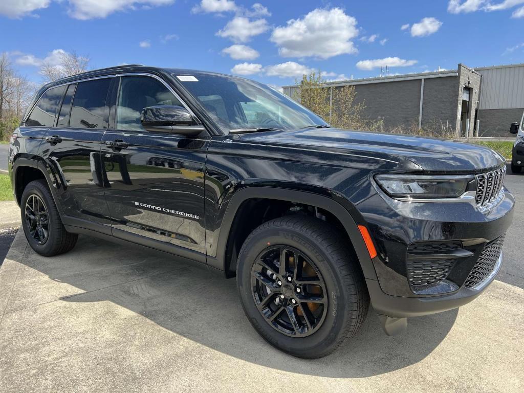 new 2025 Jeep Grand Cherokee car, priced at $41,977