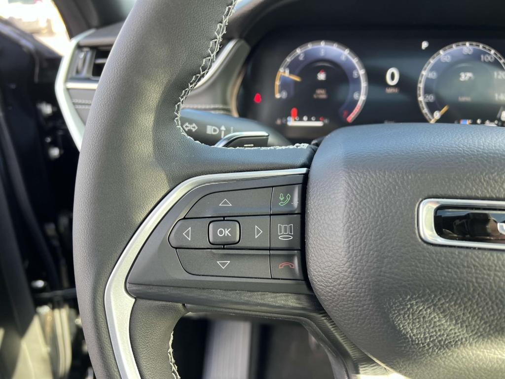 new 2025 Jeep Grand Cherokee car, priced at $41,464