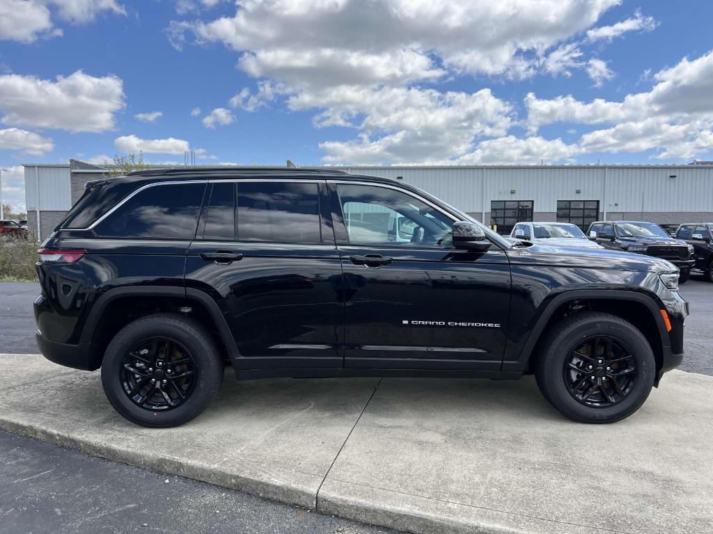 new 2025 Jeep Grand Cherokee car, priced at $41,464