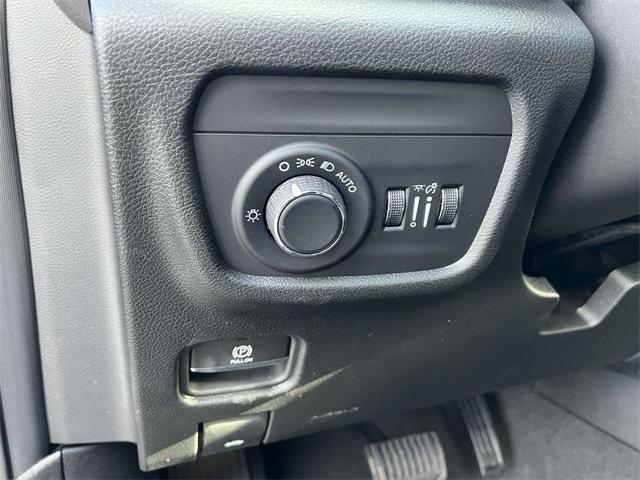 new 2025 Jeep Grand Cherokee car, priced at $41,965