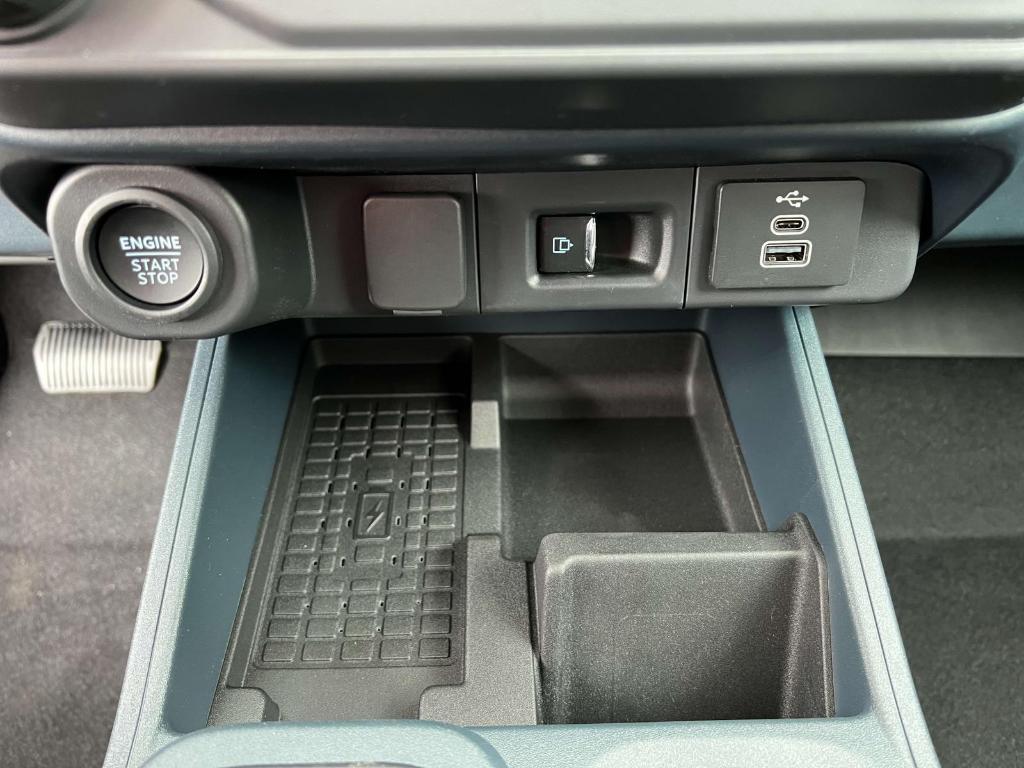new 2025 Ford Maverick car, priced at $40,642
