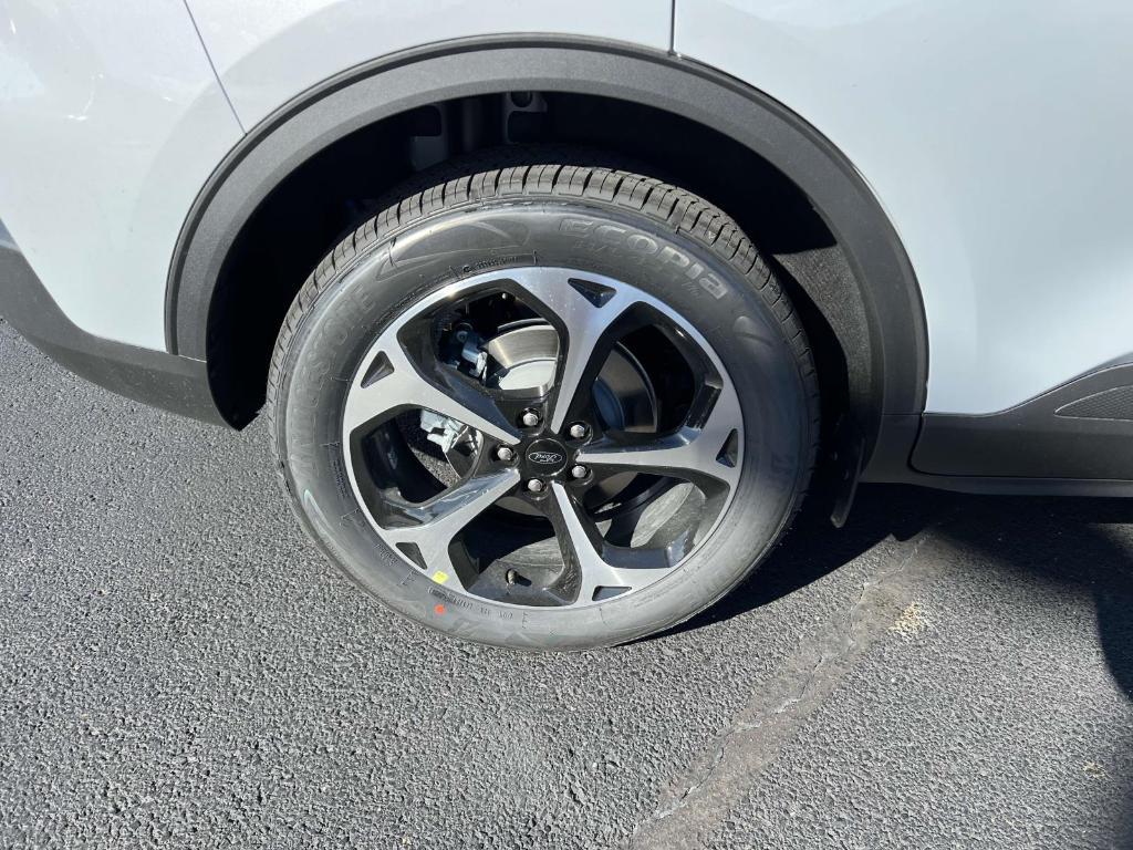 new 2025 Ford Escape car, priced at $35,352