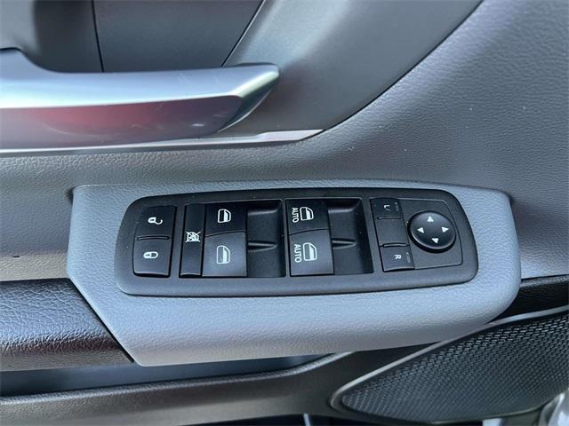 used 2022 Ram 1500 car, priced at $32,000