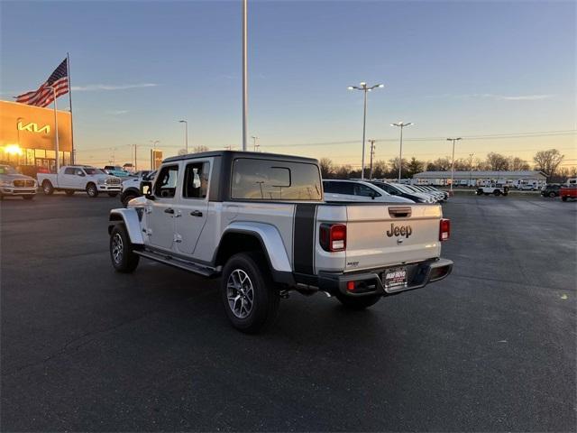 new 2024 Jeep Gladiator car, priced at $44,199