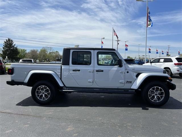 new 2024 Jeep Gladiator car, priced at $49,160