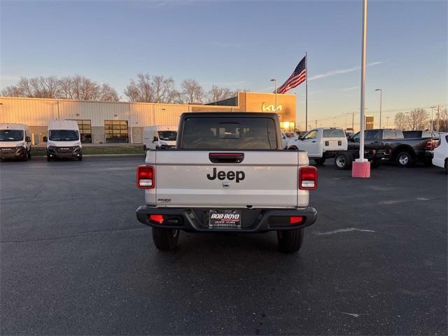 new 2024 Jeep Gladiator car, priced at $44,199