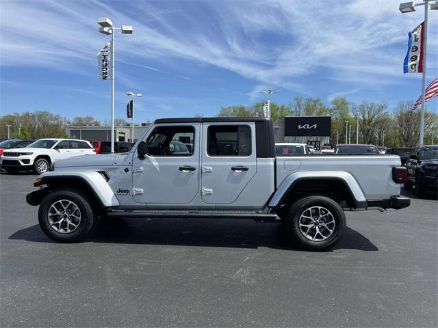 new 2024 Jeep Gladiator car, priced at $49,160