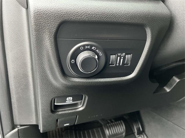 used 2023 Jeep Grand Cherokee car, priced at $33,900