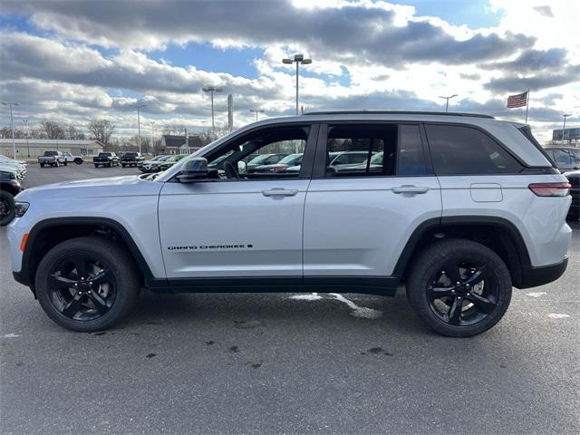 new 2025 Jeep Grand Cherokee car, priced at $46,170