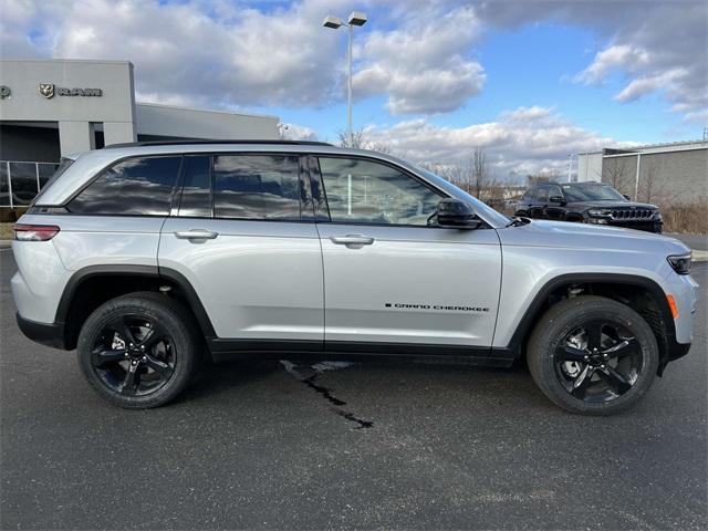 new 2025 Jeep Grand Cherokee car, priced at $46,170