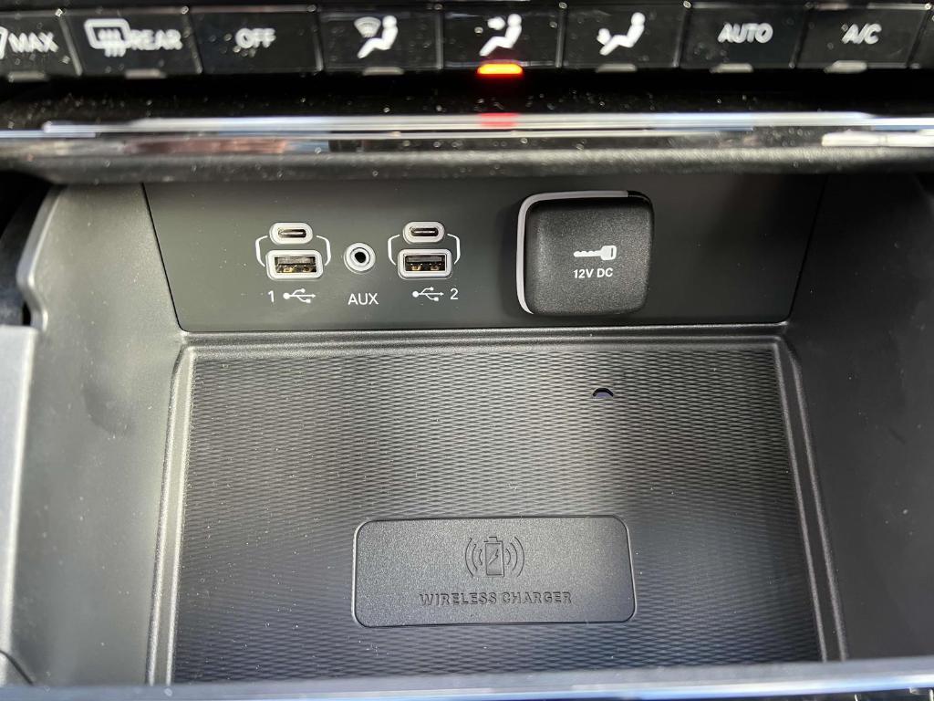 new 2025 Jeep Grand Cherokee car, priced at $43,567