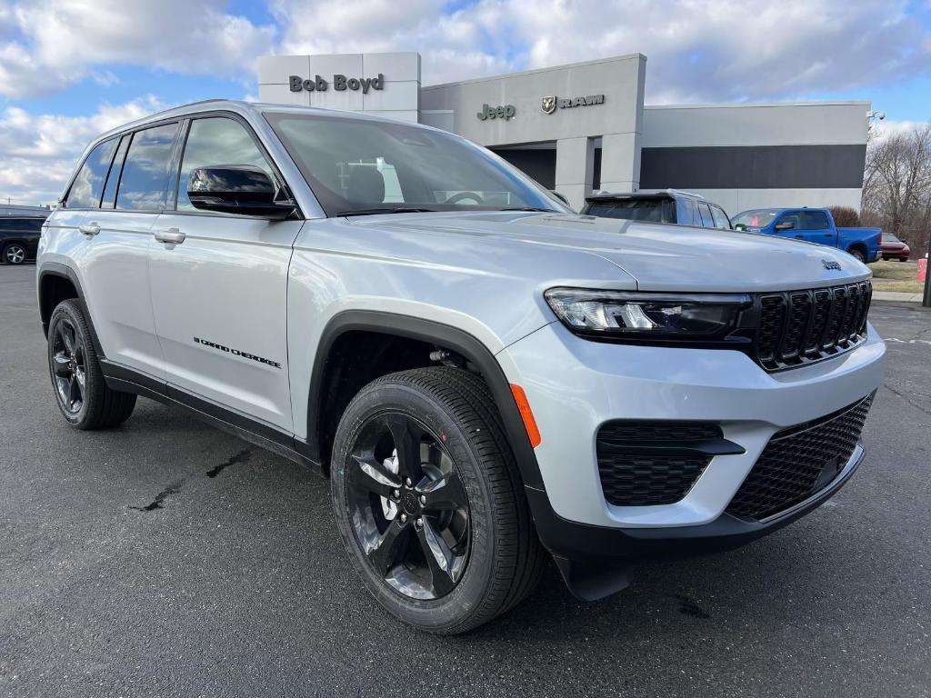 new 2025 Jeep Grand Cherokee car, priced at $45,166