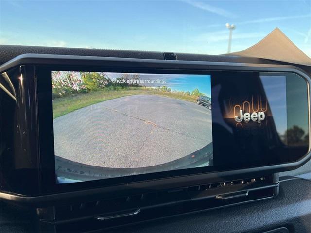 new 2025 Jeep Wrangler car, priced at $47,176
