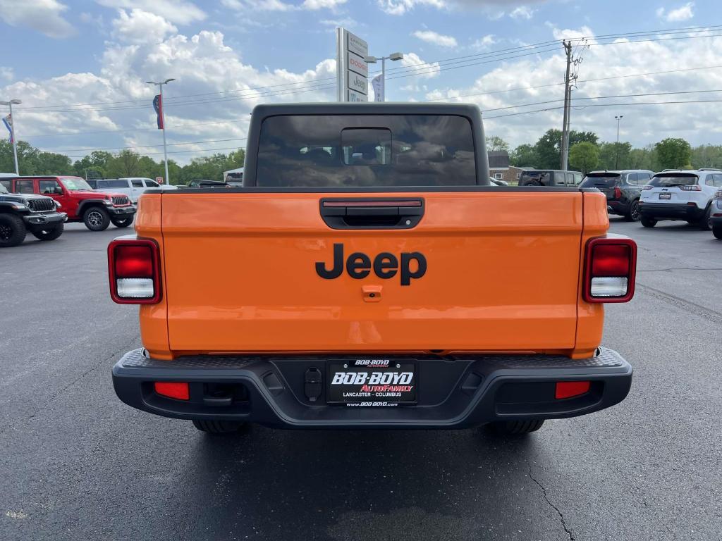 new 2025 Jeep Gladiator car, priced at $45,037